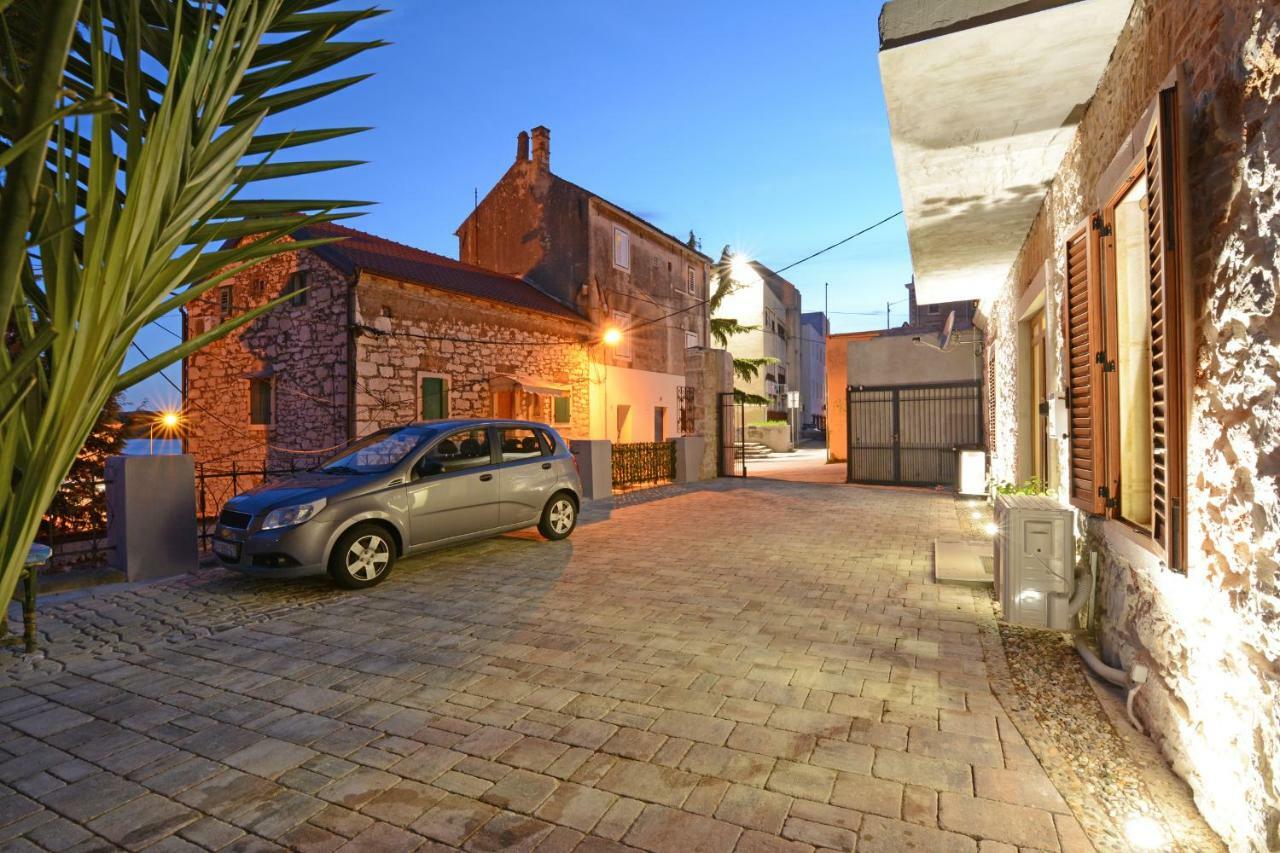 Xy Suites - Design Apartments シベニク エクステリア 写真