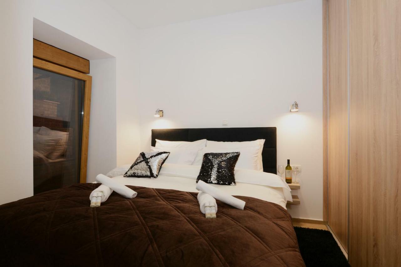 Xy Suites - Design Apartments シベニク エクステリア 写真